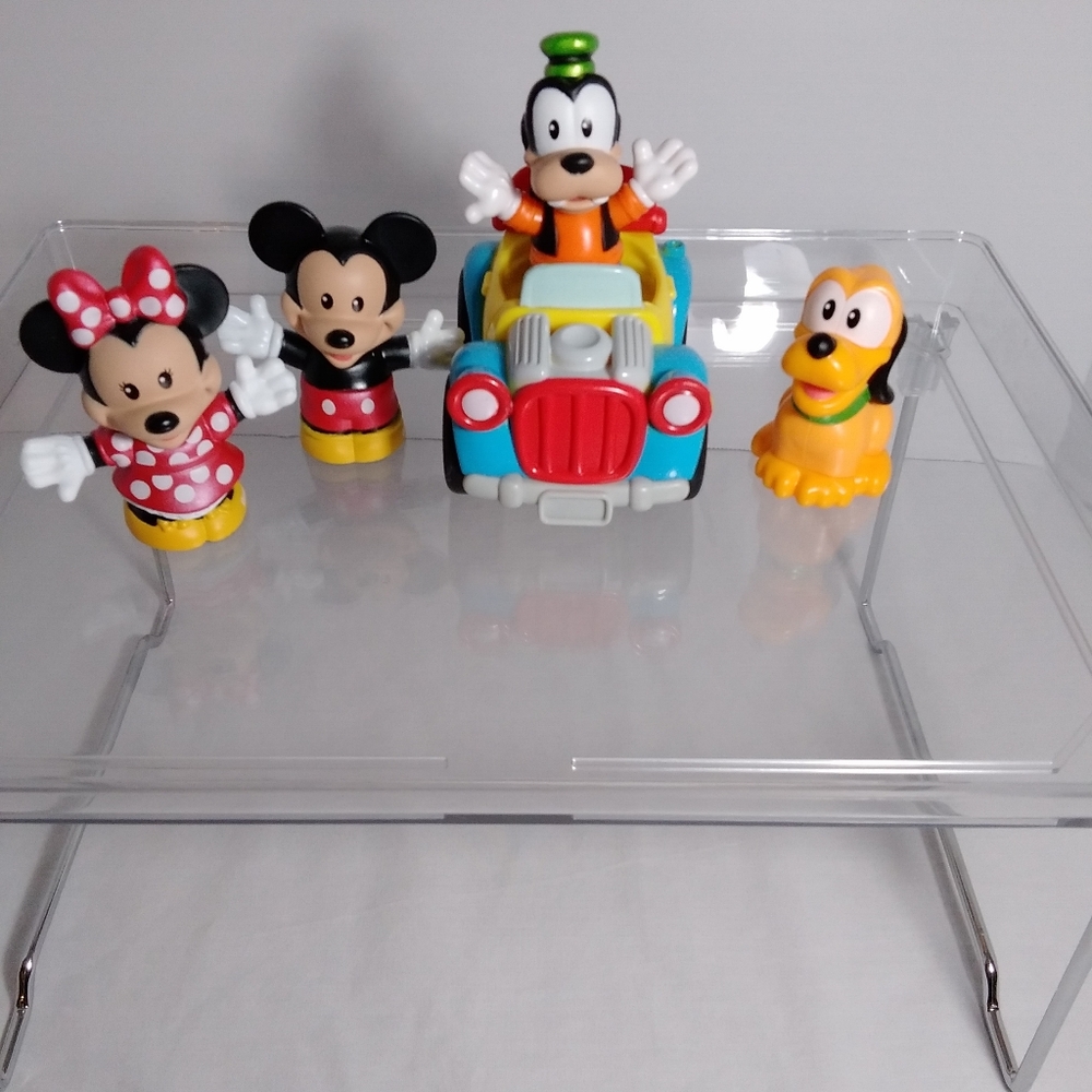 Disney Mickey & Friends Figure Set with Blue Car and Red Grill